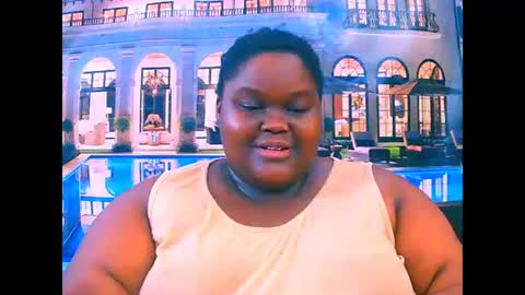 Snapshot of ebonyhotbuns4u2luv chatting on 05.26.26 ebonyhotbuns4u2luv online show from 05.26.26