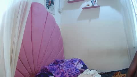 Snapshot of ebonykissxx chatting on 10.24.25 ebonykissxx online show from 10.24.25