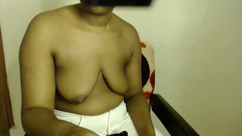 Snapshot of ebonylolo chatting on 12.30.24 ebonylolo online show from 12.30.24