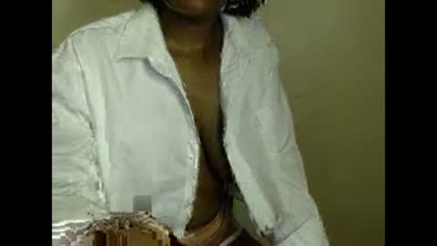 Snapshot of ebonylolo chatting on 01.04.25 ebonylolo online show from 01.04.25