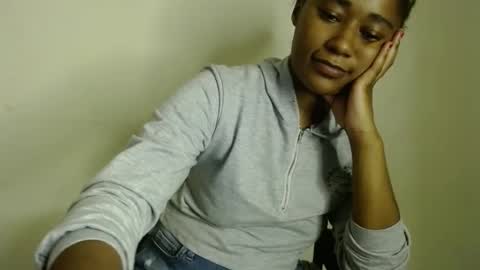 Snapshot of ebonylolo chatting on 01.28.25 ebonylolo online show from 01.28.25