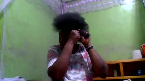 Snapshot of ebonytoto_ chatting on 10.25.25 Toto online show from 10.25.25