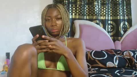 Snapshot of ebonyxxbabe chatting on 05.10.26 ebonyxxbabe online show from 05.10.26