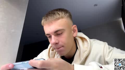 Snapshot of echowraith chatting on 10.12.25 echowraith online show from 10.12.25