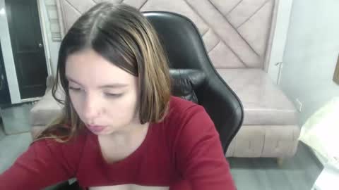 Snapshot of eco_deluna_v chatting on 02.19.26 Hi Stream 800am to 200pm online show from 02.19.26