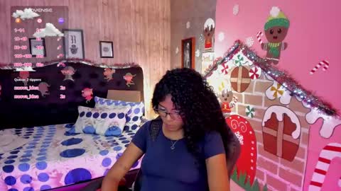 Snapshot of edelaine_rogers chatting on 12.26.24 ede online show from 12.26.24