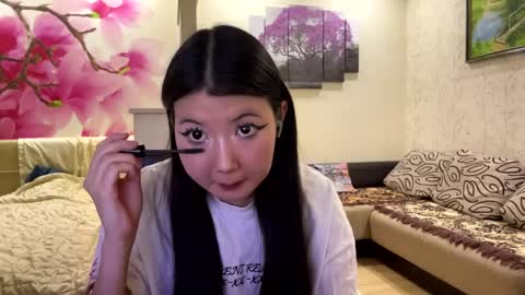 Snapshot of edinabluett chatting on 04.30.26 Eri online show from 04.30.26