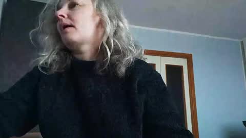 Snapshot of edithmanning chatting on 04.29.26 edithmanning online show from 04.29.26