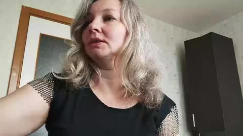 Snapshot of edithmanning chatting on 05.25.26 edithmanning online show from 05.25.26