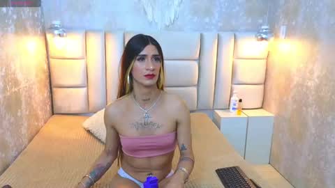 Snapshot of ednajarath chatting on 01.19.25 EdnaJarath online show from 01.19.25