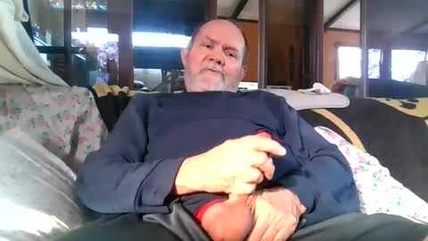 Snapshot of edwalters chatting on 01.26.25 Eddie online show from 01.26.25