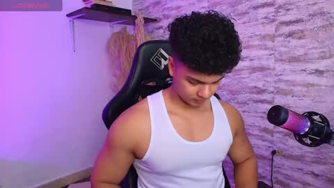 Snapshot of edward__clarck chatting on 10.06.25 EDWARD CLARCK online show from 10.06.25