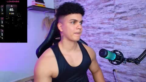 Snapshot of edward__clarck chatting on 12.14.25 EDWARD CLARCK online show from 12.14.25