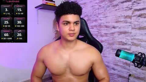 Snapshot of edward__clarck chatting on 01.12.26 EDWARD CLARCK online show from 01.12.26