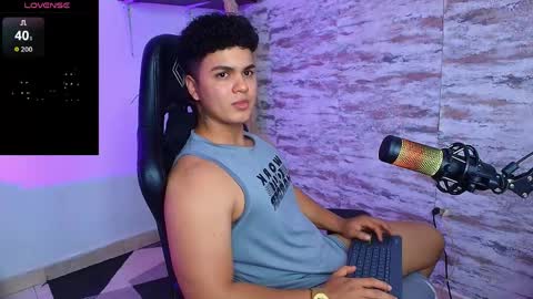 Snapshot of edward__clarck chatting on 04.12.26 EDWARD CLARCK online show from 04.12.26