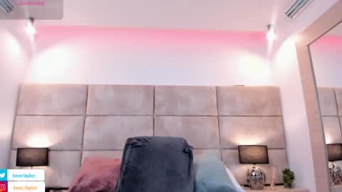 Snapshot of eevee_taylor chatting on 06.06.26 Eevee online show from 06.06.26