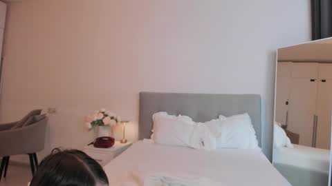 Effie Mur online show from 11.16.25