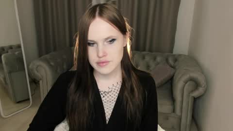 Effie Mur online show from 04.16.26