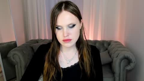 Effie Mur online show from 07.05.26