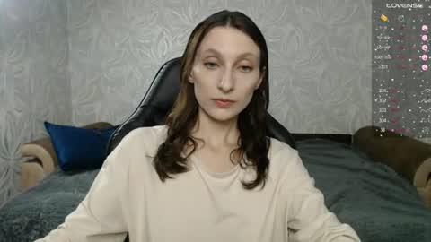 Snapshot of effy_gray chatting on 07.25.26 Anna online show from 07.25.26