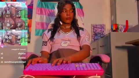 effy_marinn online show from 09.30.25