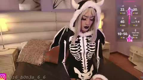 Snapshot of effycorpse chatting on 09.18.25 online show from 09.18.25