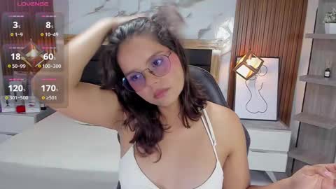  E F F Y  online show from 09.26.25