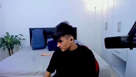 Snapshot of eiden_allenx1 chatting on 01.05.25 eiden_allenx1 online show from 01.05.25