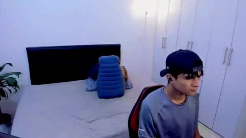 Snapshot of eiden_allenx1 chatting on 01.22.25 eiden_allenx1 online show from 01.22.25