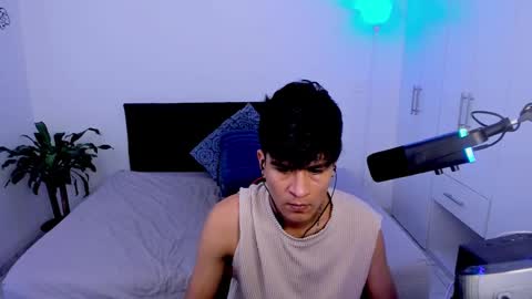 Snapshot of eiden_allenx1 chatting on 02.06.25 eiden_allenx1 online show from 02.06.25