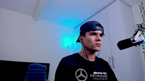 Snapshot of eiden_allenx1 chatting on 02.09.25 eiden_allenx1 online show from 02.09.25