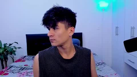 Snapshot of eiden_allenx1 chatting on 02.10.25 eiden_allenx1 online show from 02.10.25