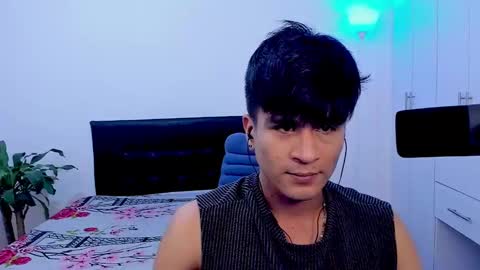 Snapshot of eiden_allenx1 chatting on 02.10.25 eiden_allenx1 online show from 02.10.25