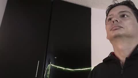 Snapshot of eider122 chatting on 02.01.26 EIder online show from 02.01.26