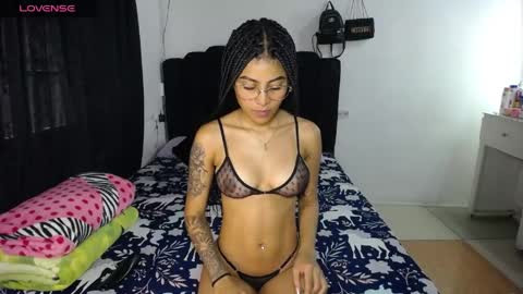 Snapshot of eileen__stone chatting on 04.17.26 eileen__stone online show from 04.17.26