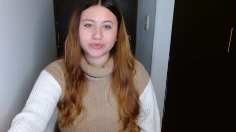 EIMY   MODEL INDEPENDENT online show from 02.17.25