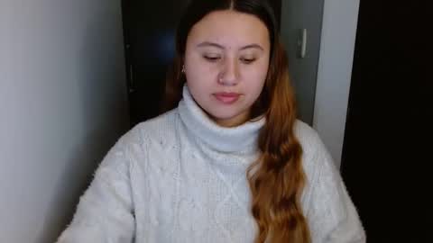 EIMY   MODEL INDEPENDENT online show from 02.25.25