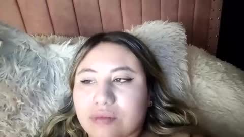 EIMY   MODEL INDEPENDENT online show from 09.22.25