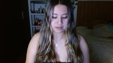 EIMY   MODEL INDEPENDENT online show from 10.11.25