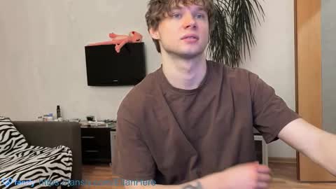 Snapshot of eitanhere chatting on 03.10.25 Eitan online show from 03.10.25