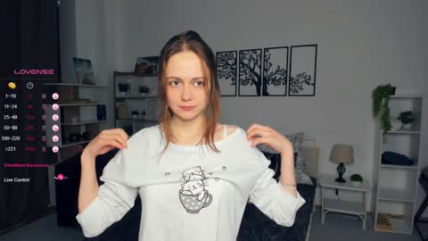 Elis 3 online show from 12.25.24