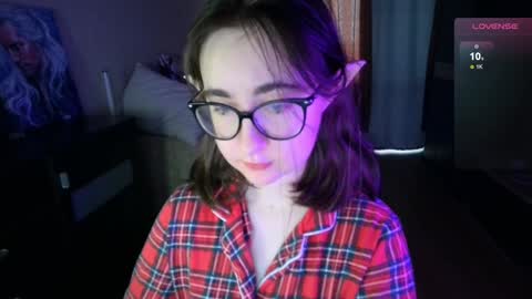 Snapshot of el_sweety chatting on 12.05.24 If you like it when I meow give me a thumbs up online show from 12.05.24