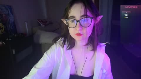 Snapshot of el_sweety chatting on 12.10.24 If you like it when I meow give me a thumbs up online show from 12.10.24