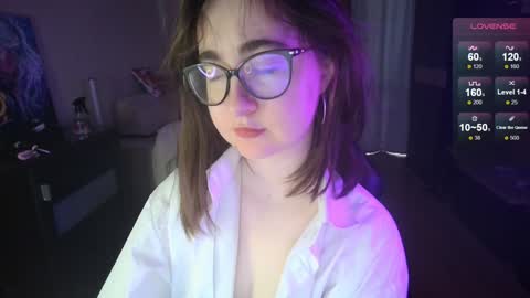 Snapshot of el_sweety chatting on 12.12.24 If you like it when I meow give me a thumbs up online show from 12.12.24