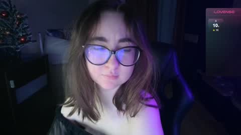 Snapshot of el_sweety chatting on 12.26.24 If you like it when I meow give me a thumbs up online show from 12.26.24