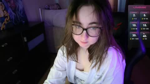 Snapshot of el_sweety chatting on 01.02.25 If you like it when I meow give me a thumbs up online show from 01.02.25