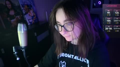Snapshot of el_sweety chatting on 01.08.25 If you like it when I meow give me a thumbs up online show from 01.08.25