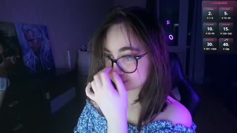 Snapshot of el_sweety chatting on 01.10.25 If you like it when I meow give me a thumbs up online show from 01.10.25