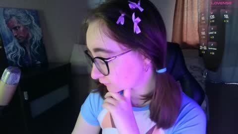 Snapshot of el_sweety chatting on 01.28.25 If you like it when I meow give me a thumbs up online show from 01.28.25