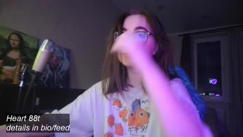 Snapshot of el_sweety chatting on 02.13.25 If you like it when I meow give me a thumbs up online show from 02.13.25